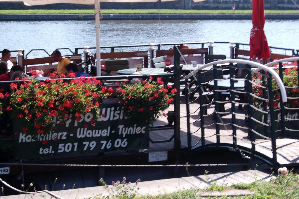 Hotel na wodzie Barka Basia *